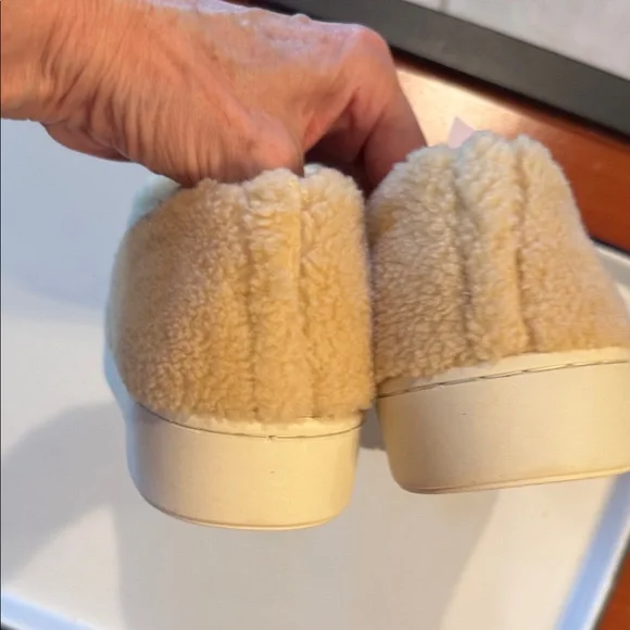 Lauren Conrad Maya Cream Memory Foam Shoes Slippers - Picture 5 of 16